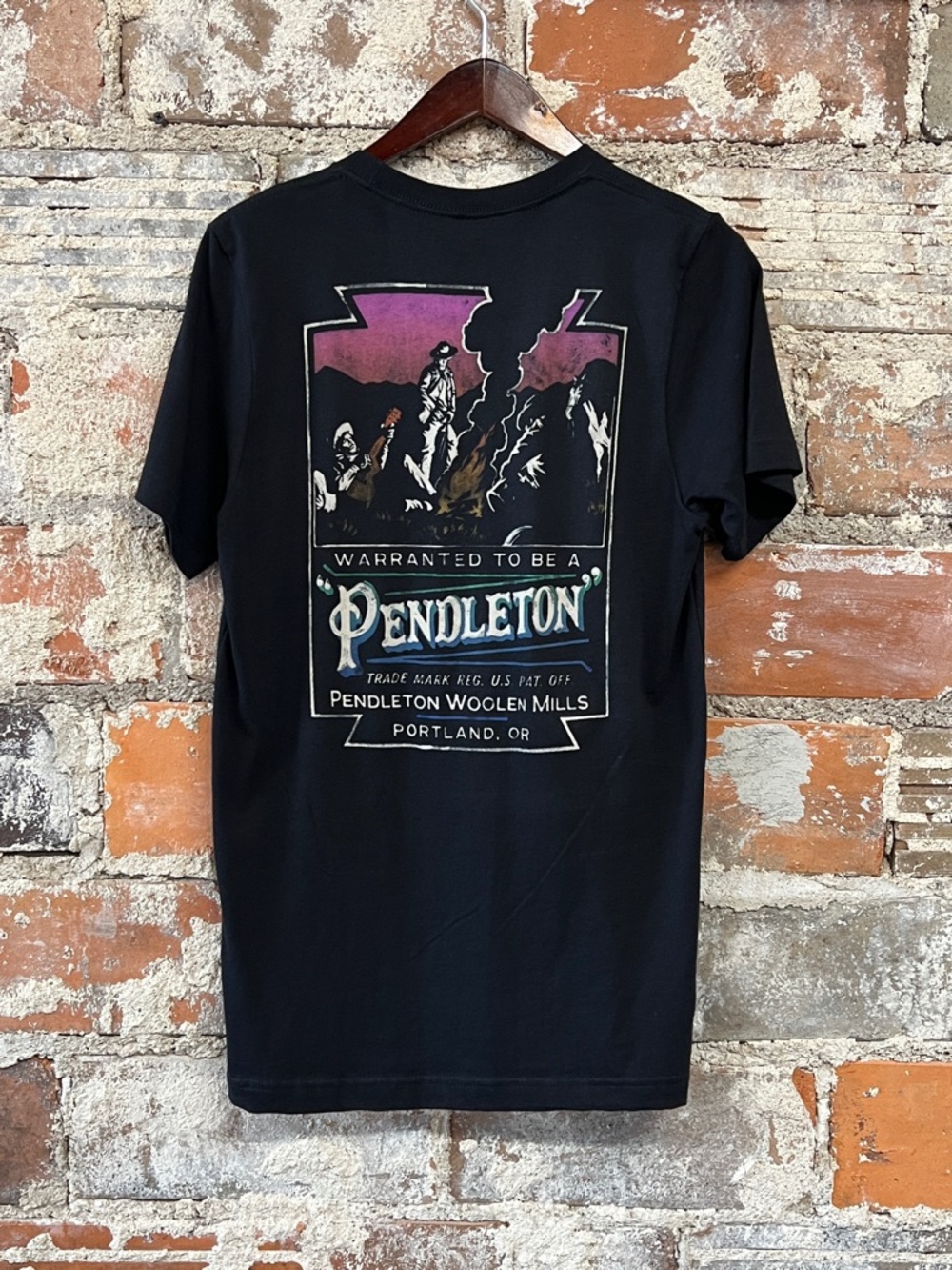NWT Pendleton Black Graphic Short Sleeve Tee with Purple Accent Sz Small